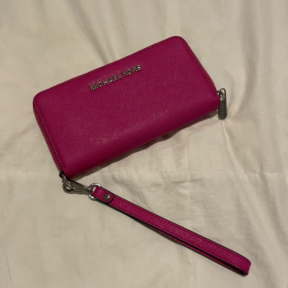 Magenta Michael Kors Wristlet Wallet
